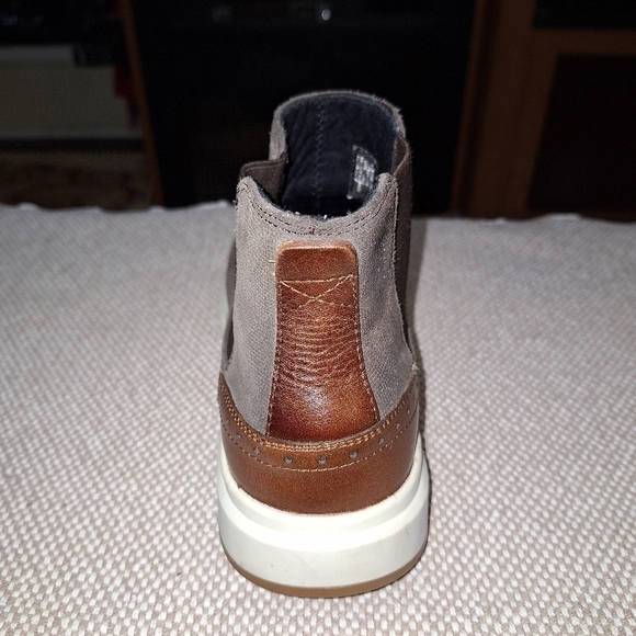 A pair of Stacy Adam's men's slip-on booties in a size 10M. EUC - Picture 4 of 13
